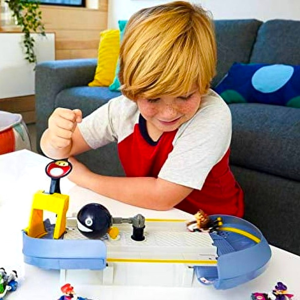 Hot Wheels Mario Kart Chain Chomp Track Set.